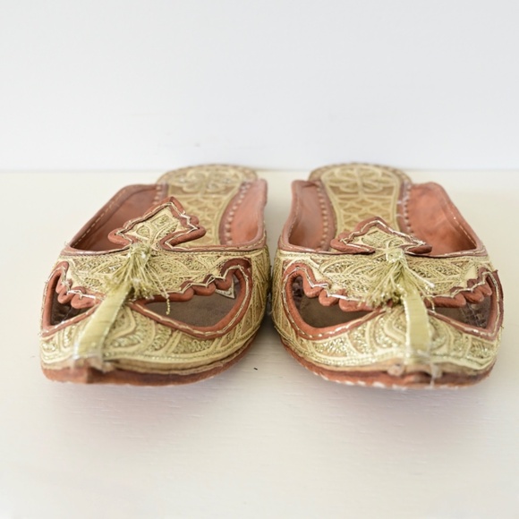 Ornate Gold Embroidered and Leather Shoes Slippers w/ Tassel Size 40 - Picture 2 of 13